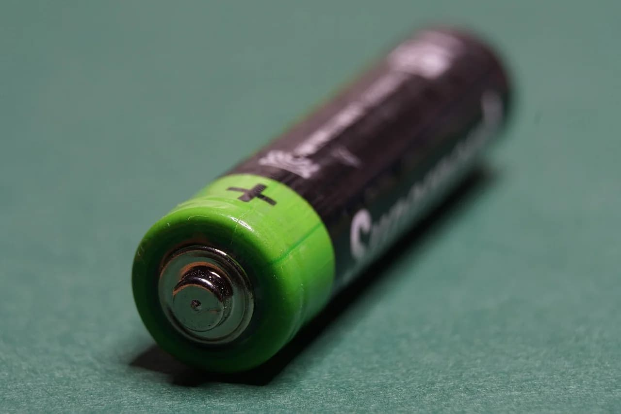 Vehicle receiving battery testing & replacement near Berowra