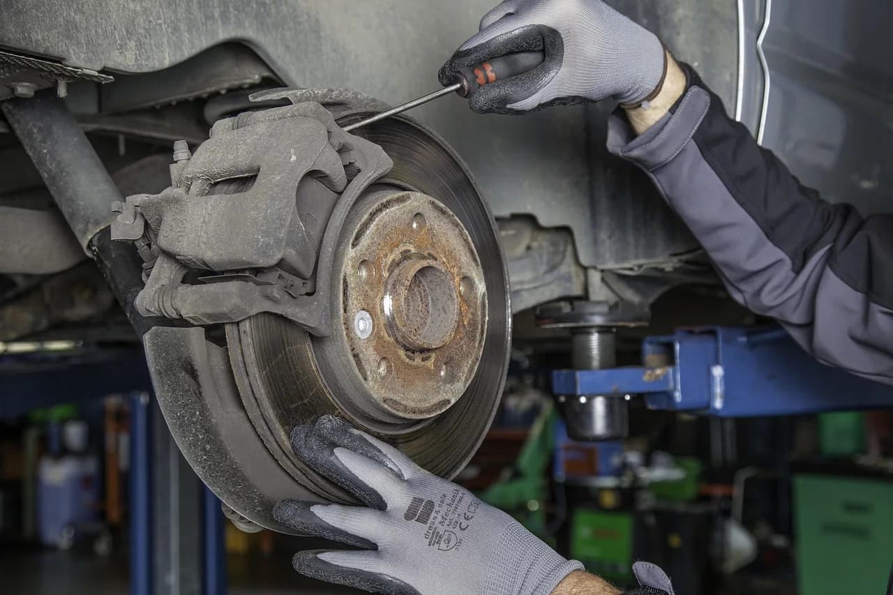 Vehicle receiving logbook servicing near Brooklyn